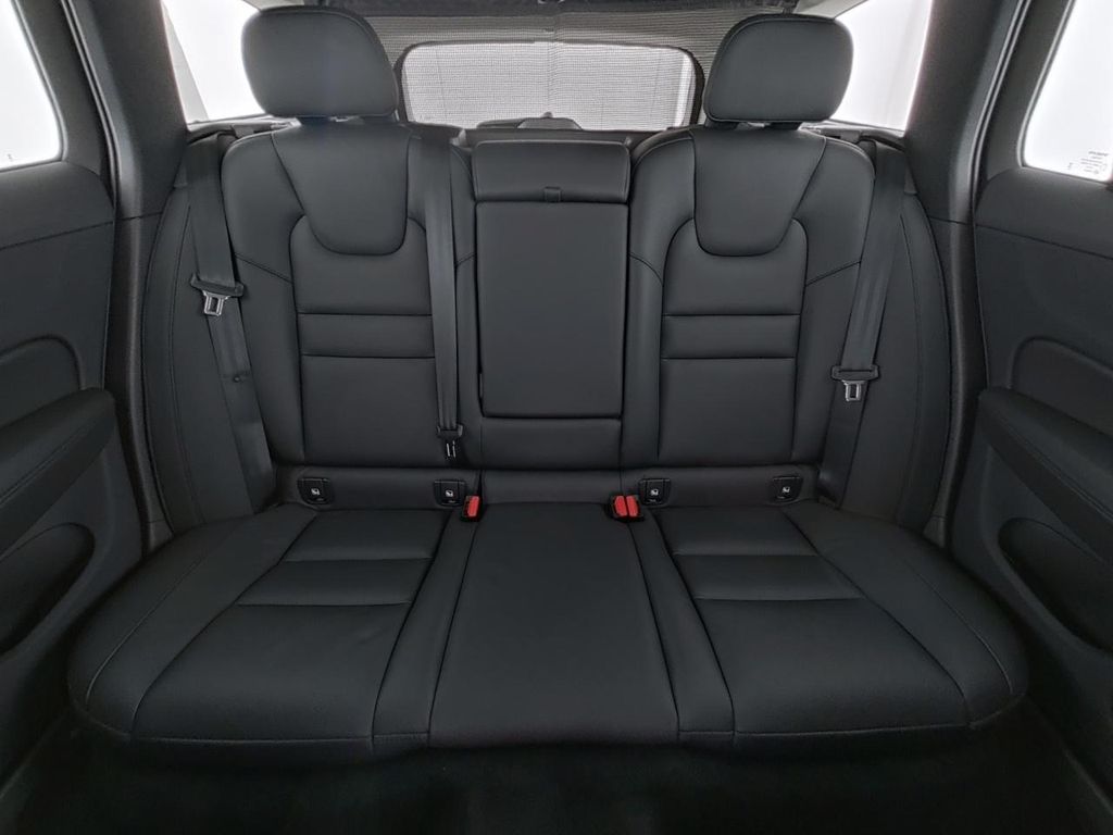 Volvo V60 Cross Country 2023