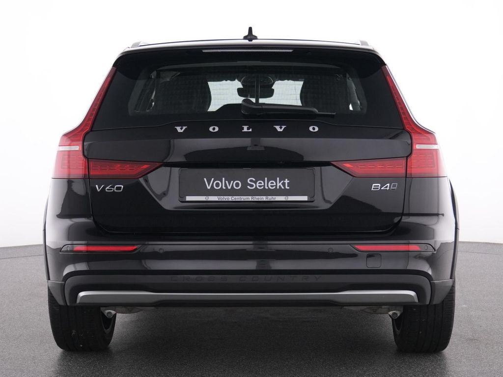 Volvo V60 Cross Country 2023