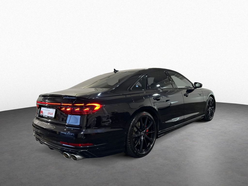 Audi S8 2024