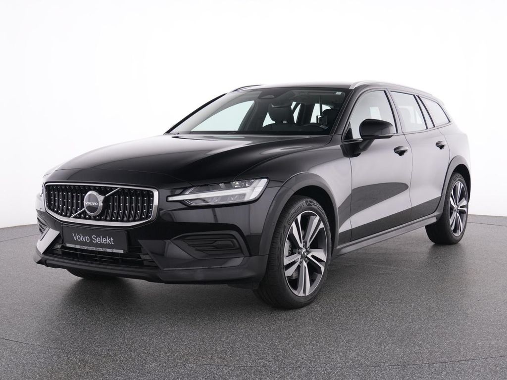 Volvo V60 Cross Country 2023