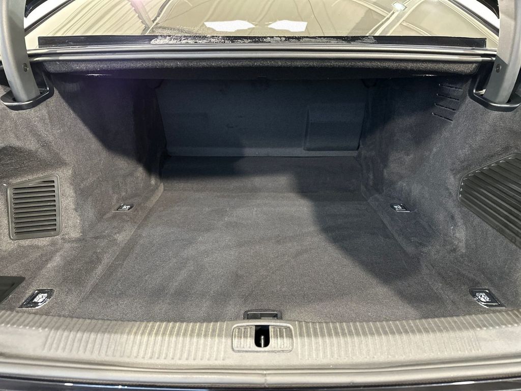 Audi S8 2024