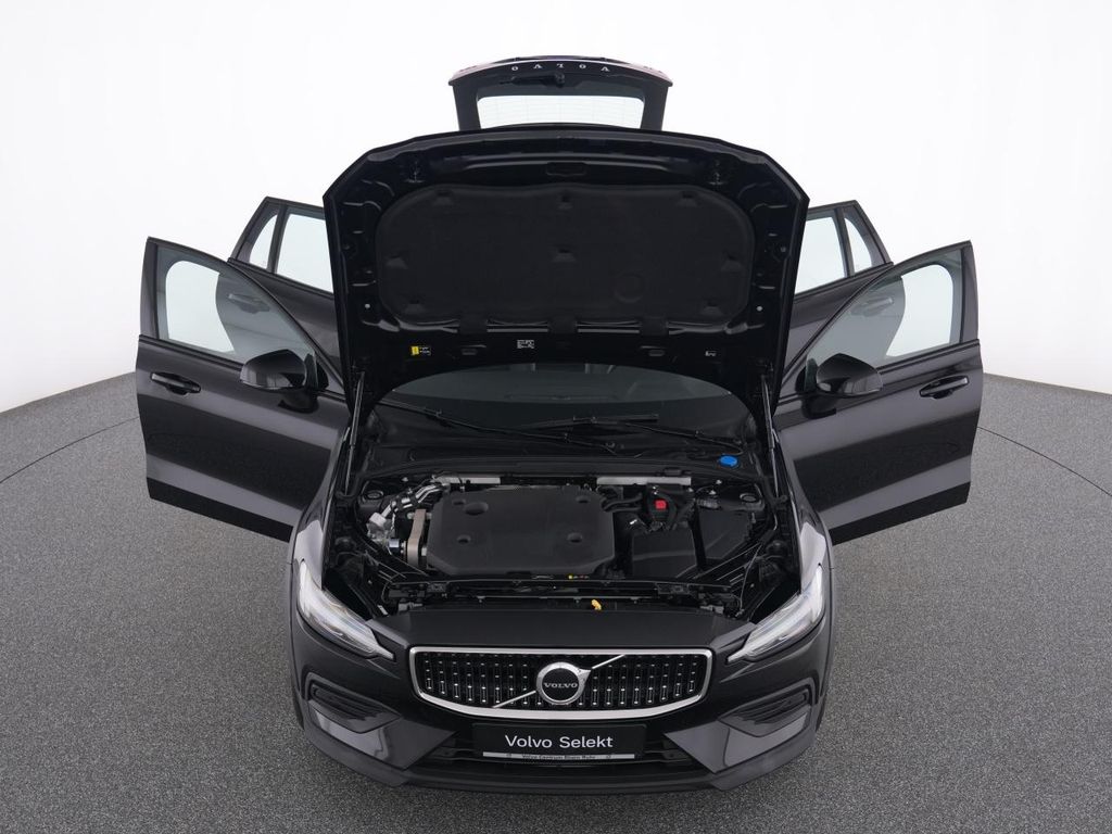 Volvo V60 Cross Country 2023