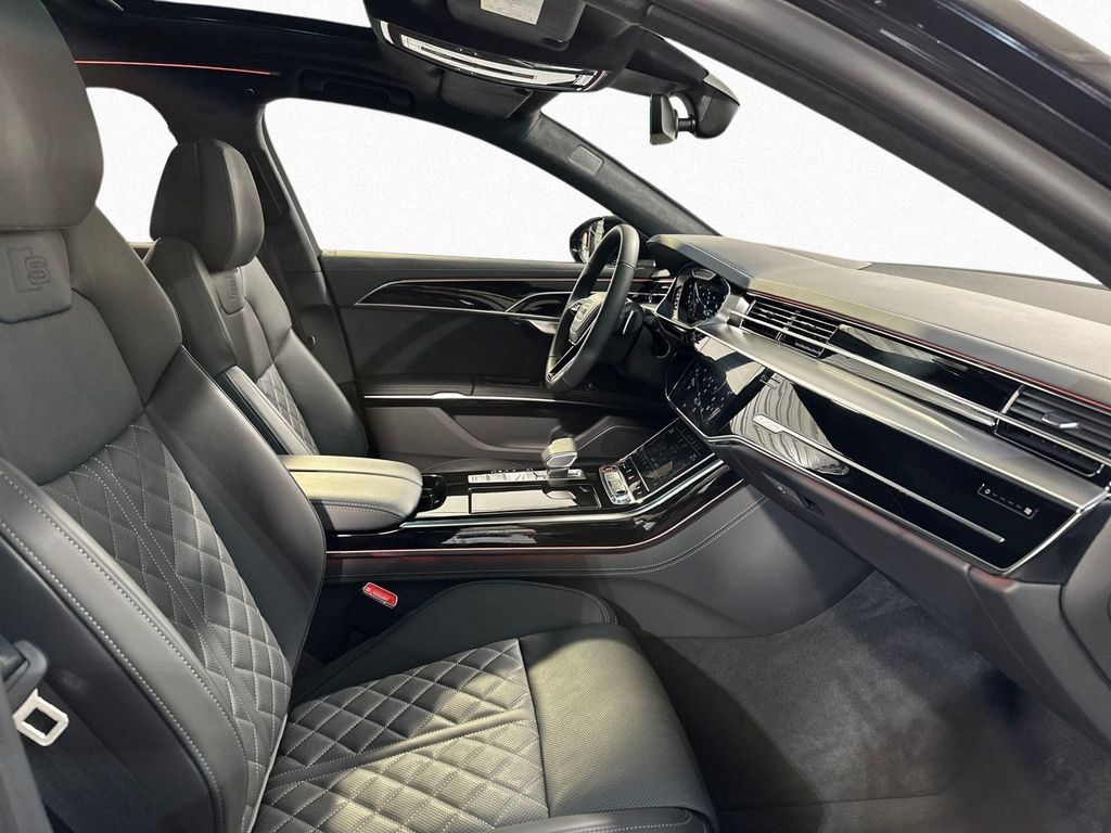 Audi S8 2024