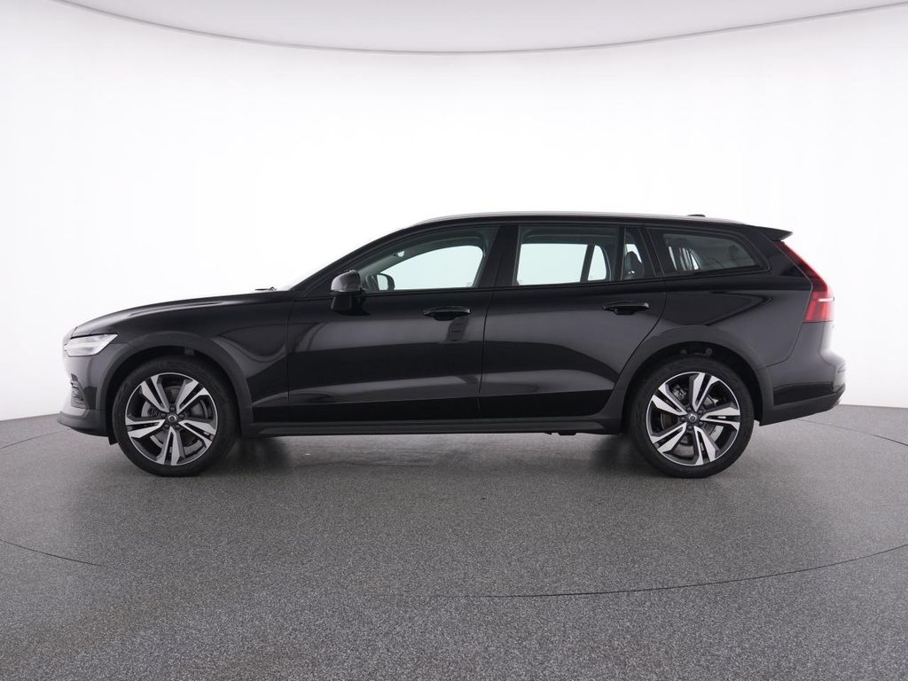 Volvo V60 Cross Country 2023