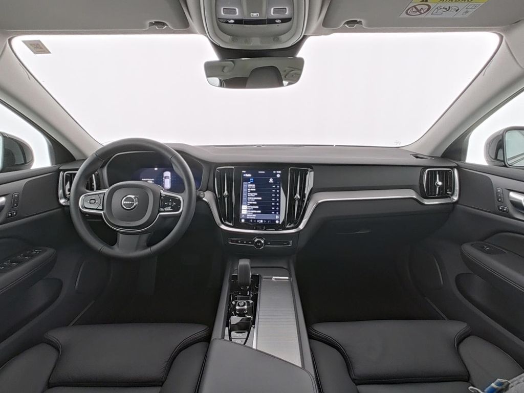 Volvo V60 Cross Country 2023