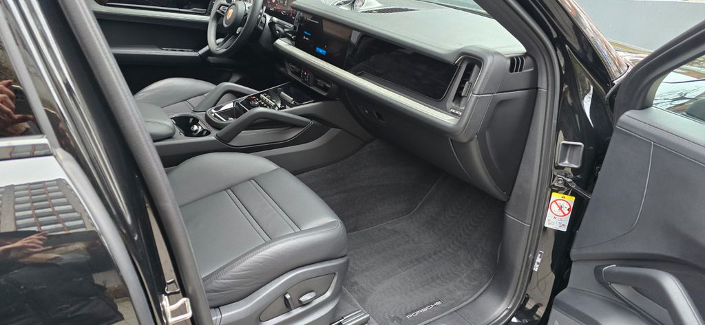 Porsche Cayenne 2025