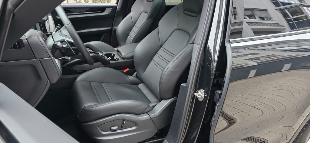 Porsche Cayenne 2025