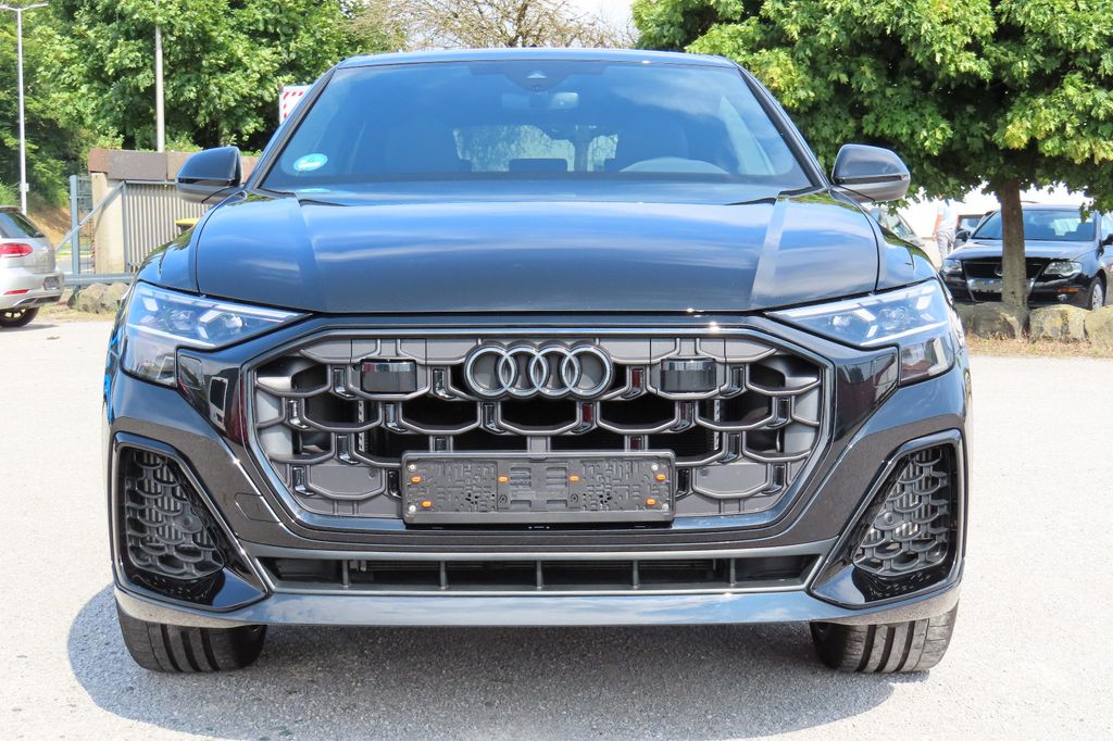 Audi SQ8 2025
