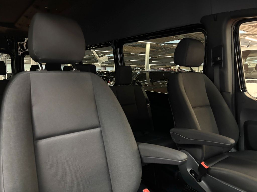 Mercedes-Benz Sprinter 2024