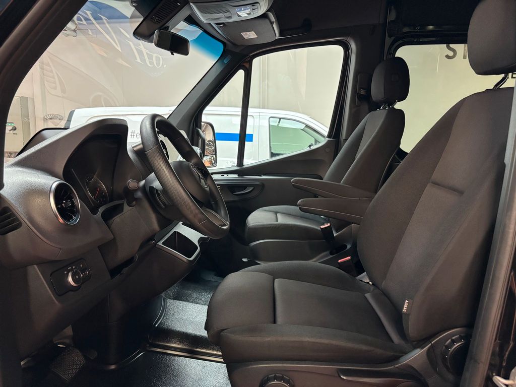 Mercedes-Benz Sprinter 2024