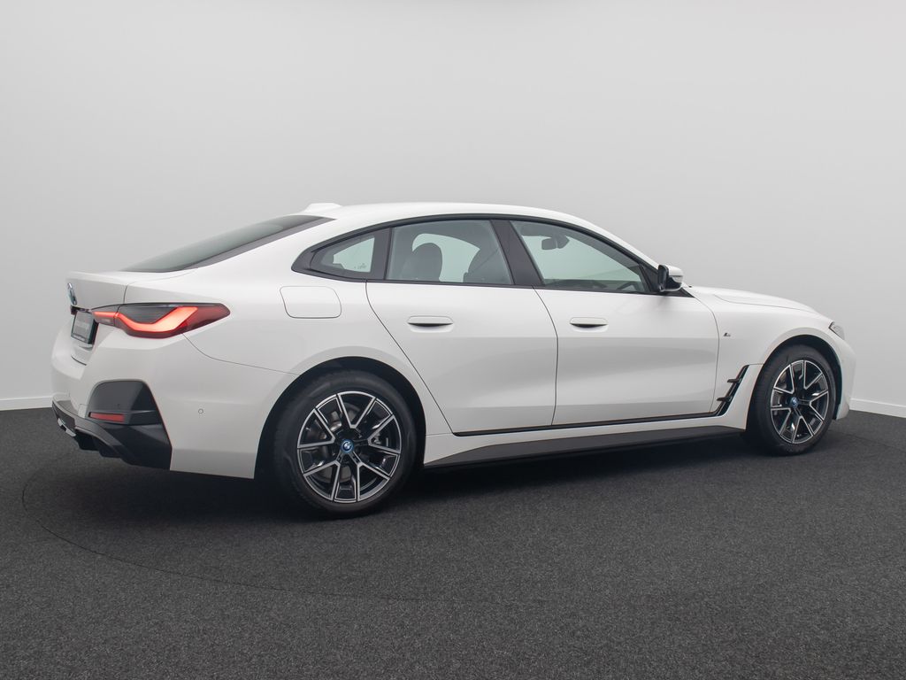 BMW i4 2023