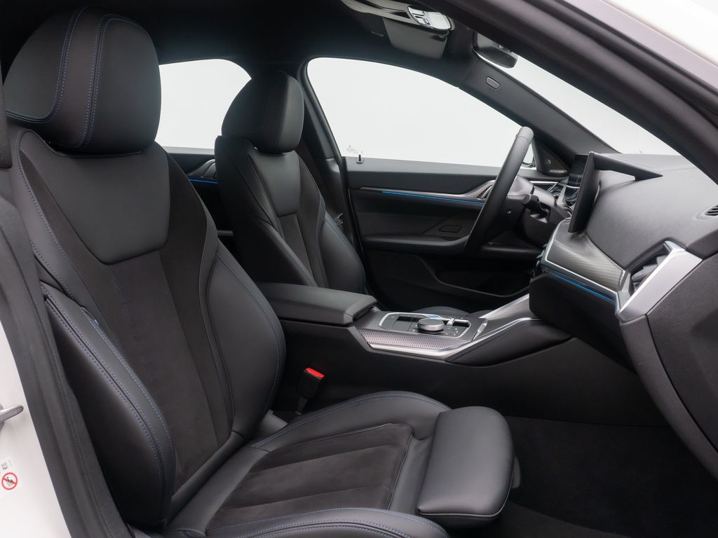 BMW i4 2023