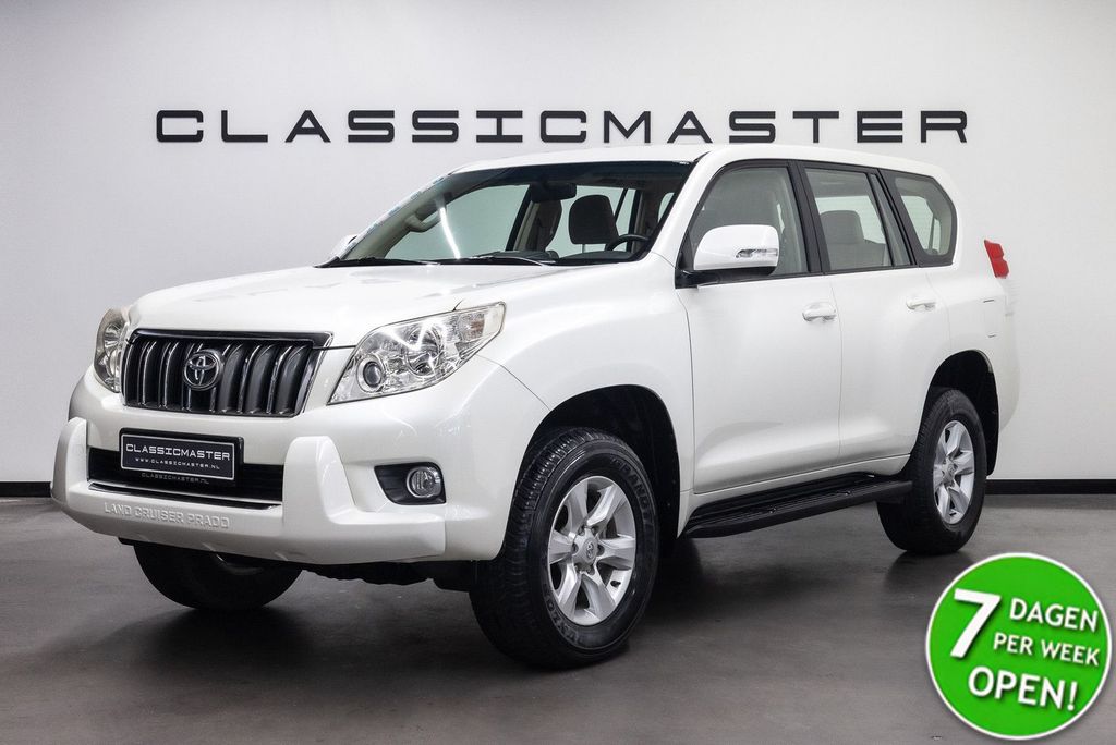 Toyota Land Cruiser 2011