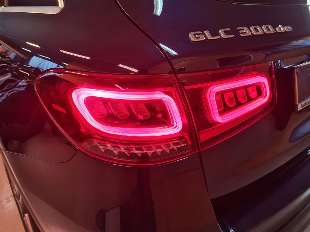 Mercedes-Benz GLC 300 2021