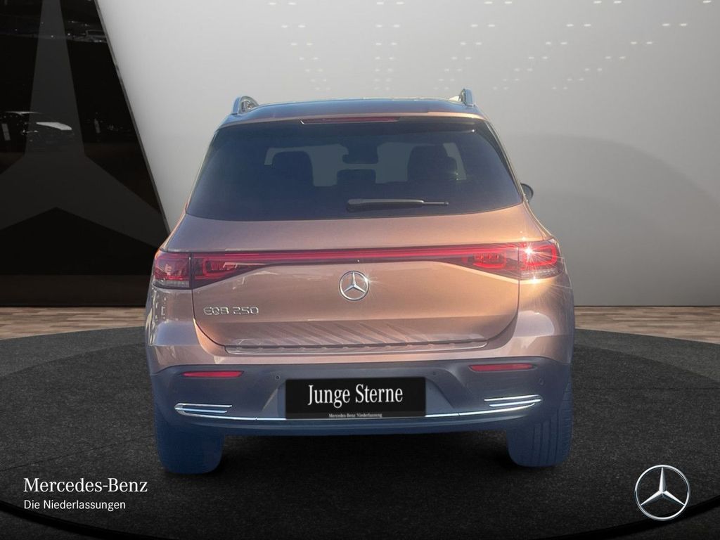 Mercedes-Benz EQB 2022