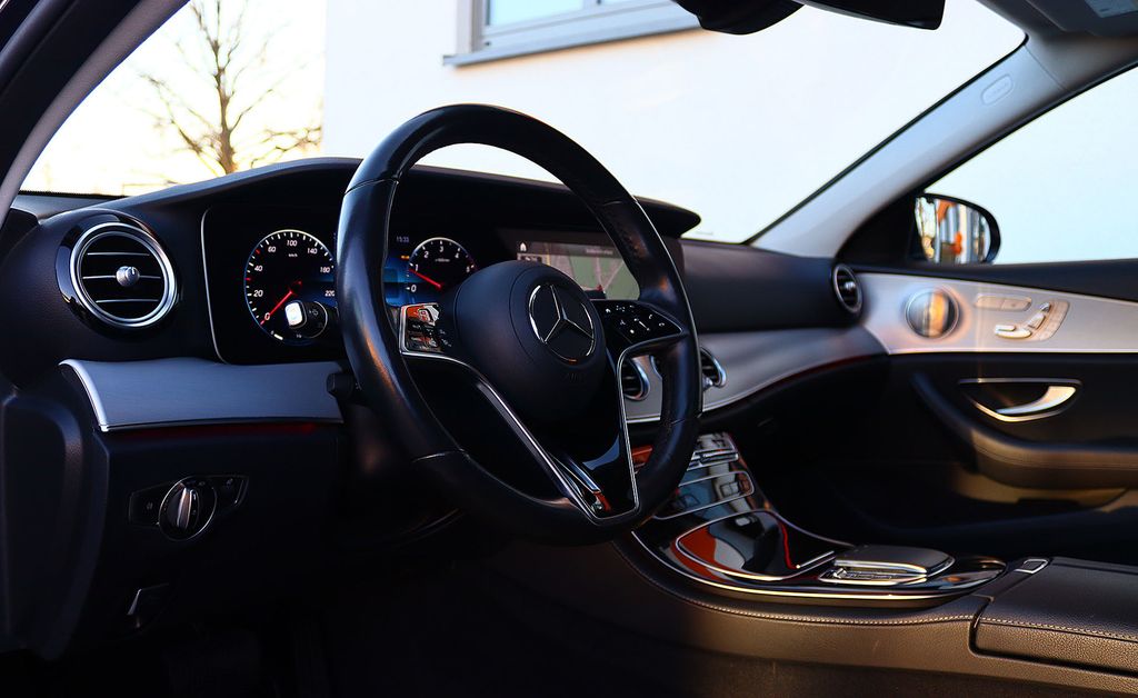 Mercedes-Benz E 300 2022