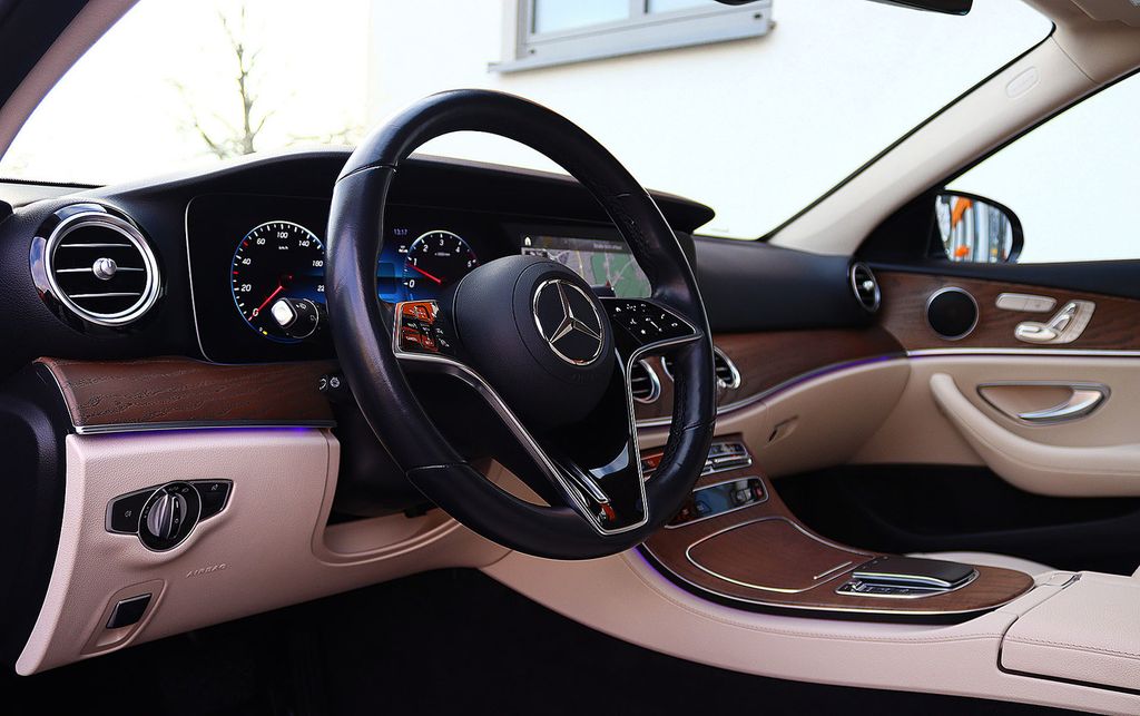 Mercedes-Benz E 300 2021