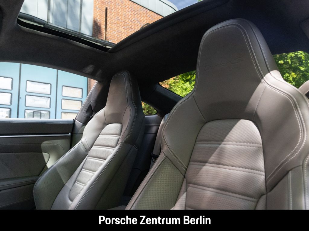 Porsche 992 2021