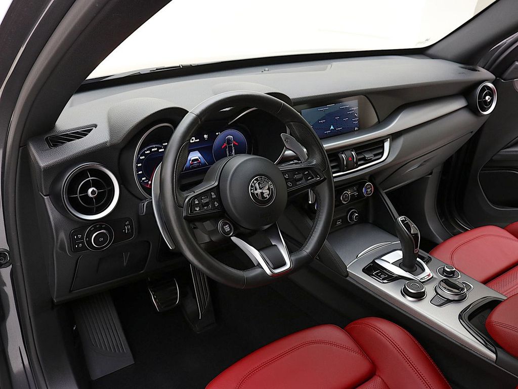 Alfa Romeo Stelvio 2023