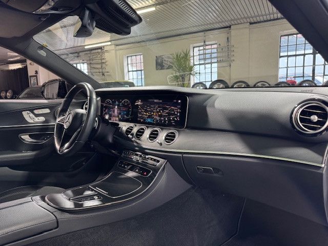 Mercedes-Benz E 300 2022