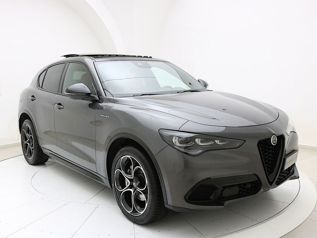 Alfa Romeo Stelvio 2023