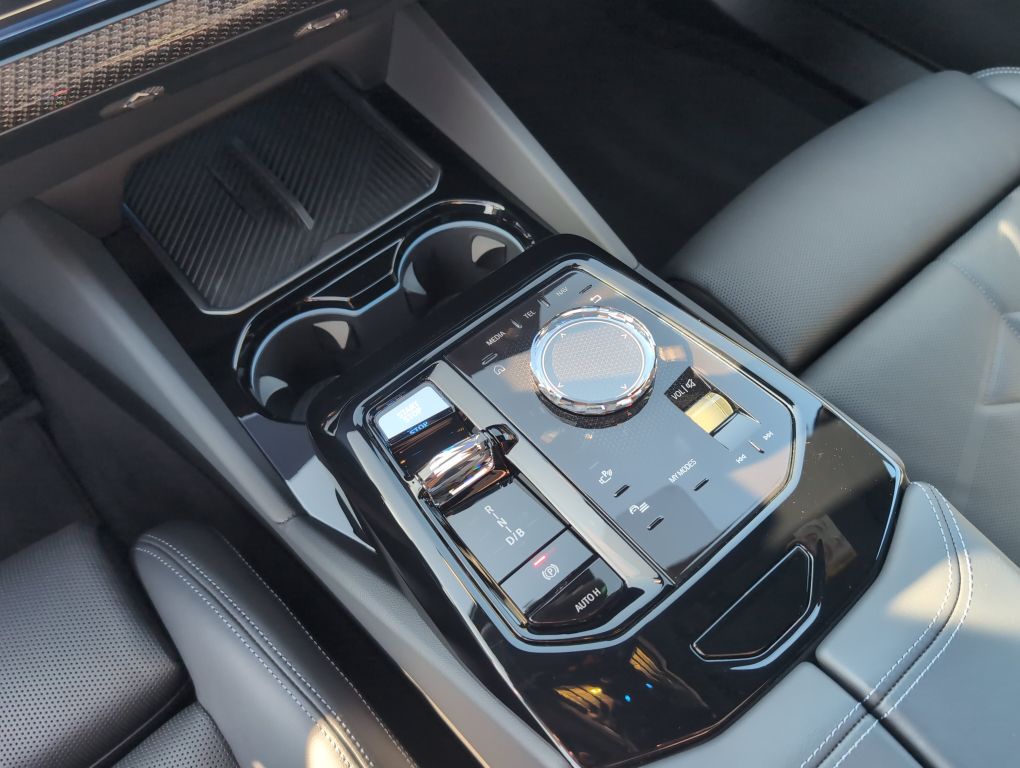 BMW i5 2024