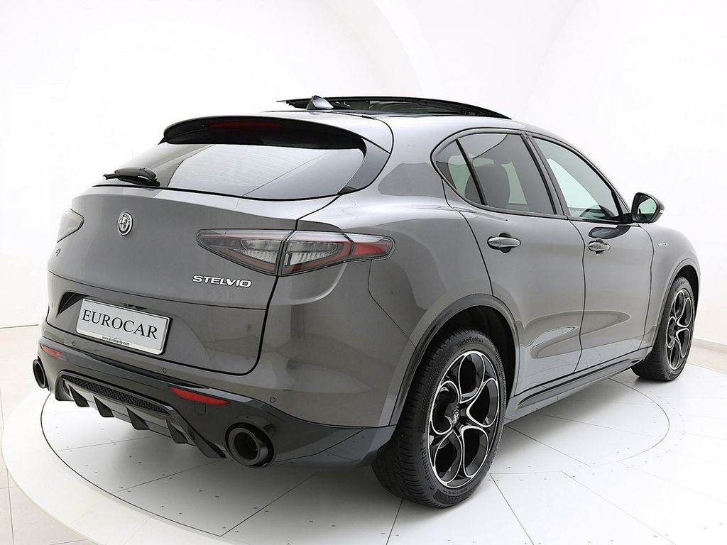 Alfa Romeo Stelvio 2023