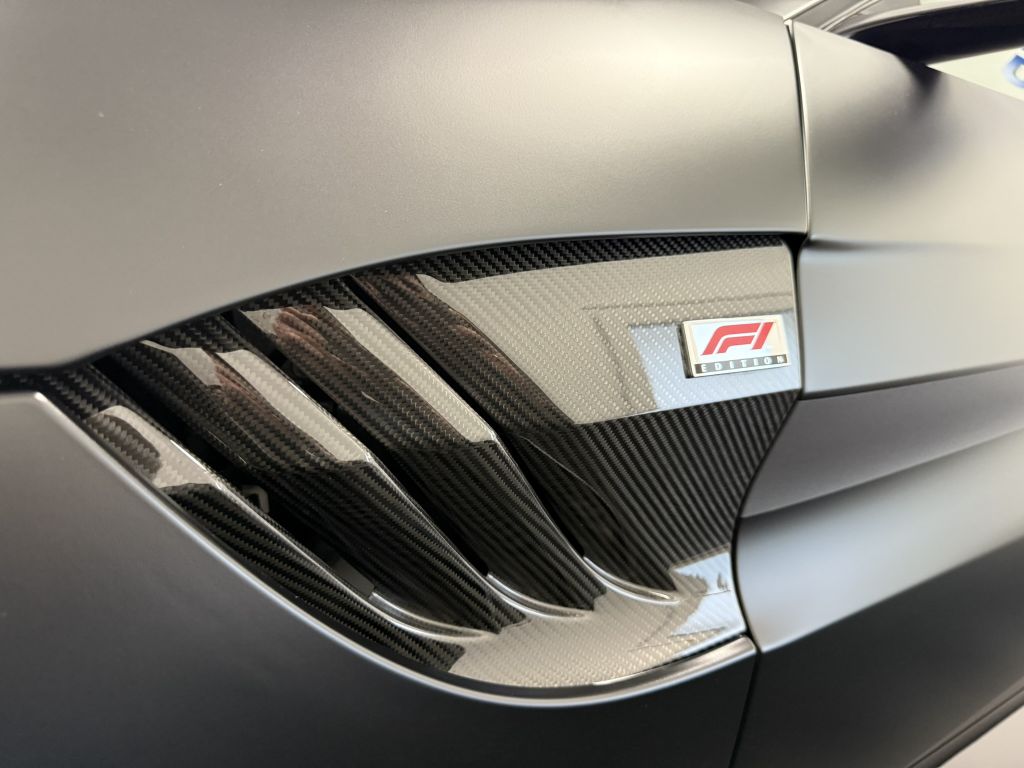 Aston Martin V8 Vantage 2022