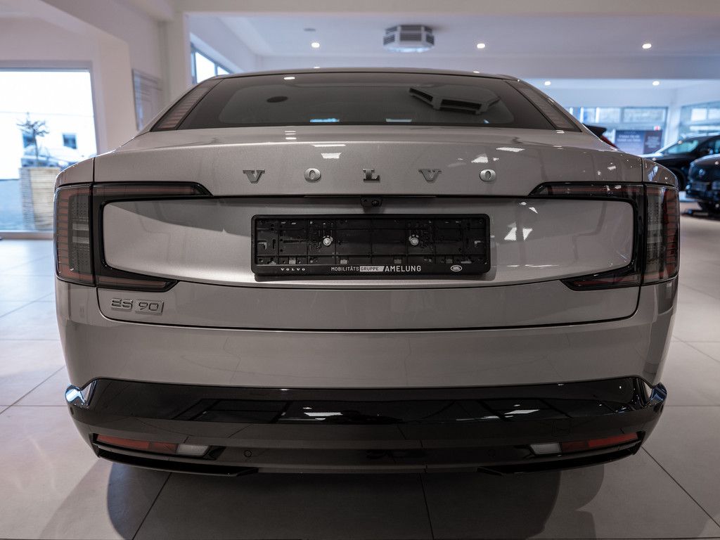 Volvo ES90