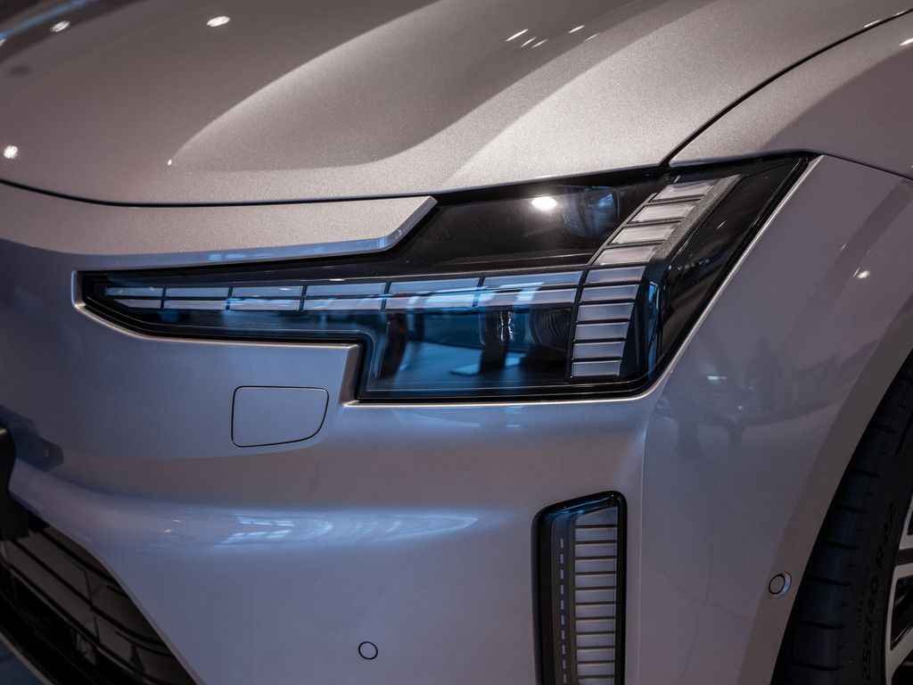 Volvo ES90
