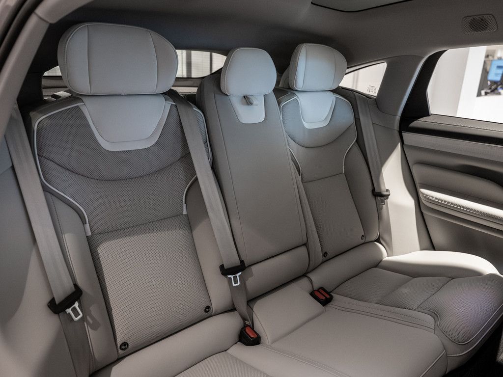 Volvo ES90