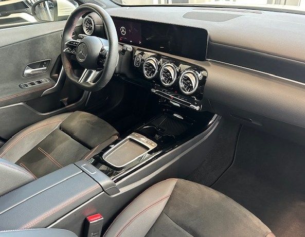 Mercedes-Benz A 220 2024