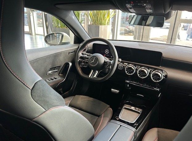 Mercedes-Benz A 220 2024