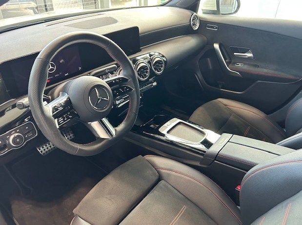 Mercedes-Benz A 220 2024