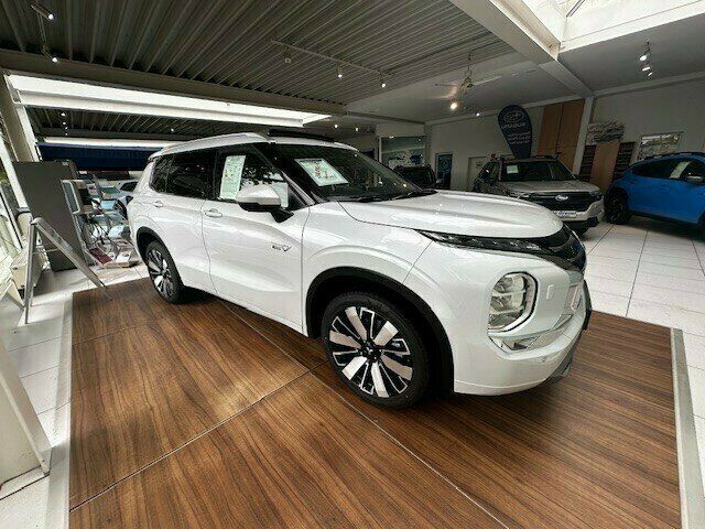 Mitsubishi Plug-in Hybrid Outlander 2025