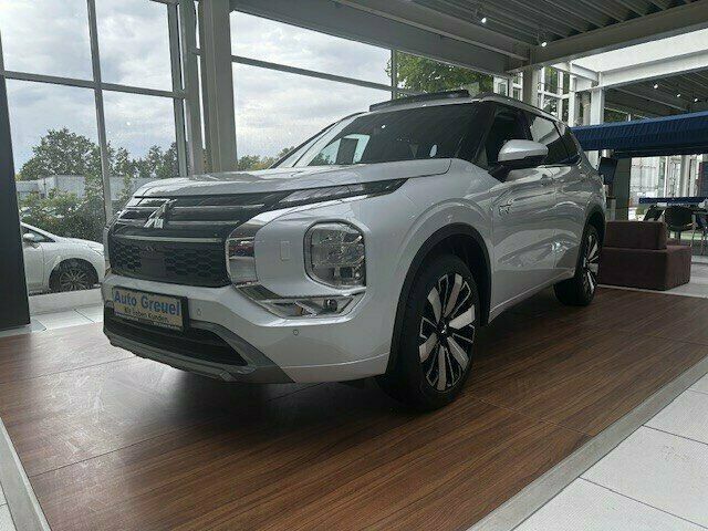 Mitsubishi Plug-in Hybrid Outlander 2025