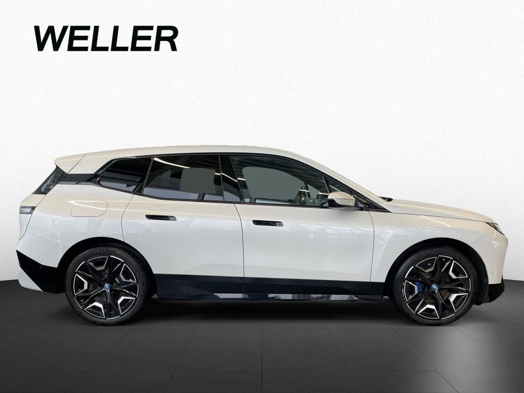 BMW iX 2023