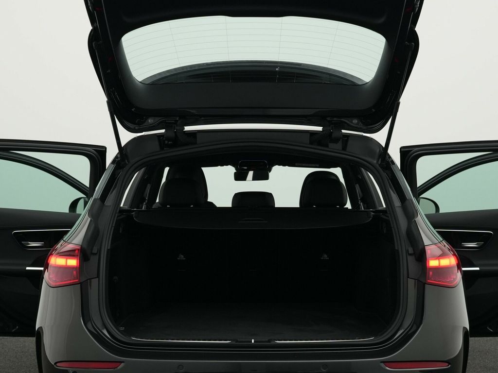 Mercedes-Benz C 300 2025