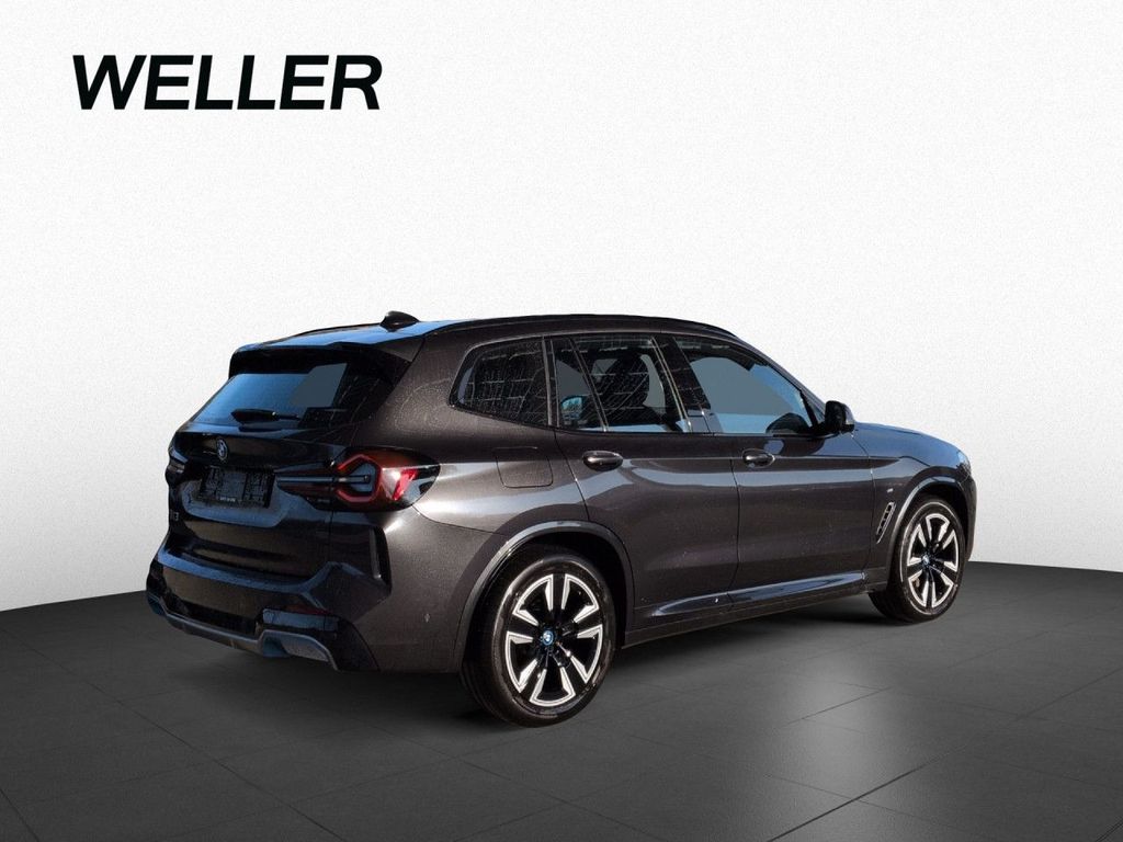 BMW iX3 2023