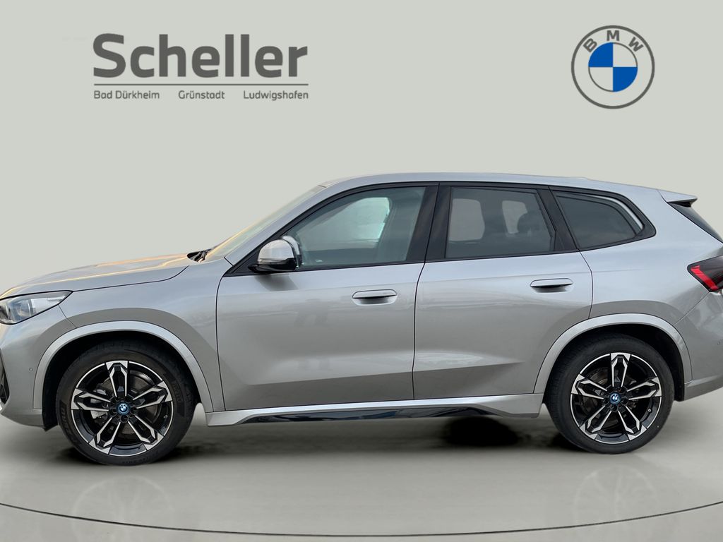 BMW iX1 2023