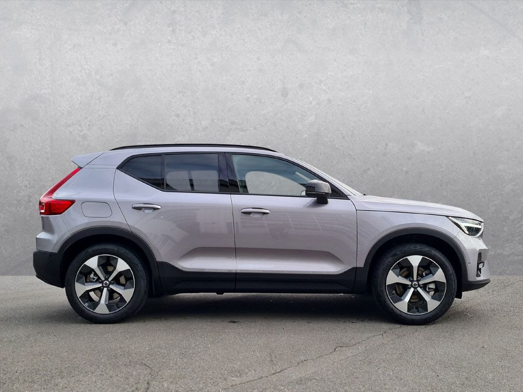 Volvo XC40 2025