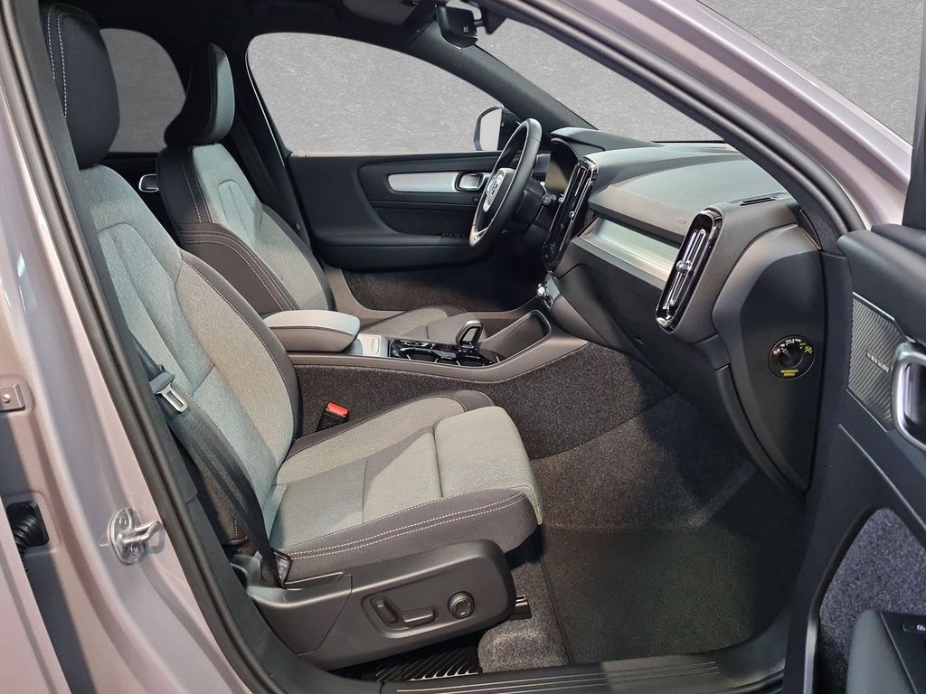 Volvo XC40 2025