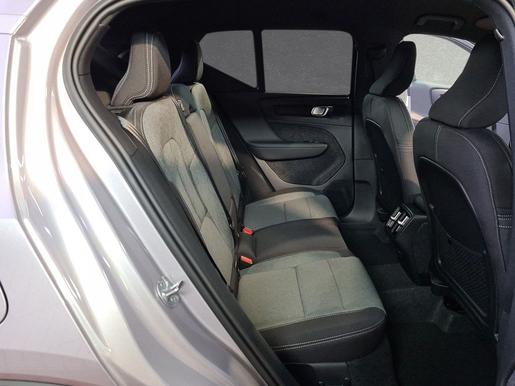 Volvo XC40 2025