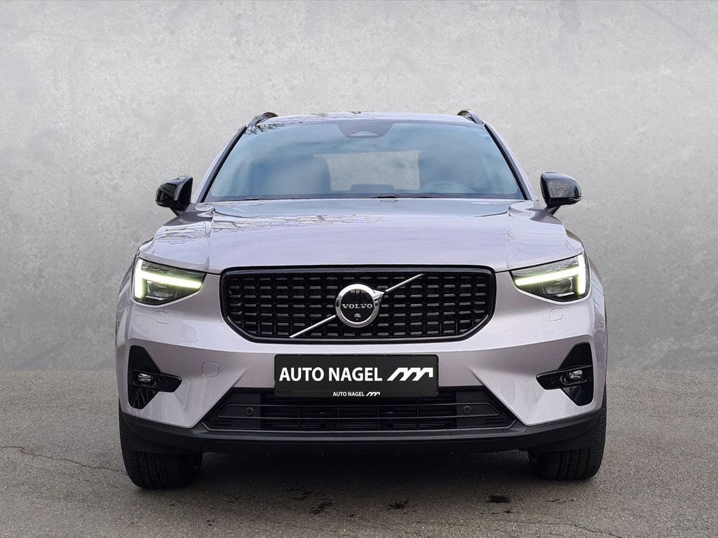 Volvo XC40 2025