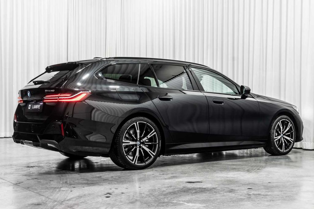 BMW i5 2025