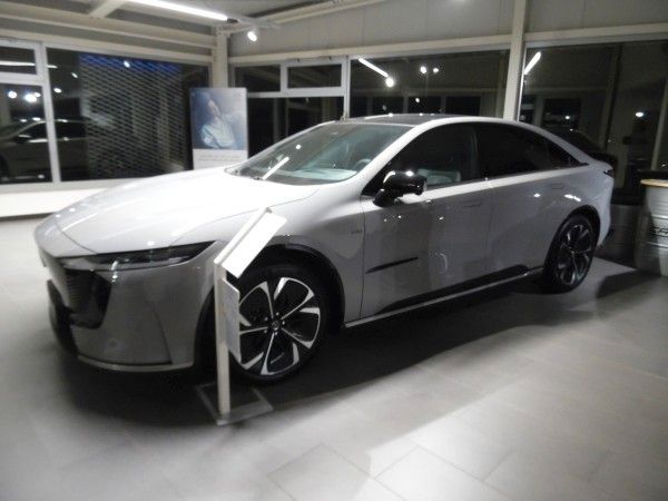 Mazda 6e