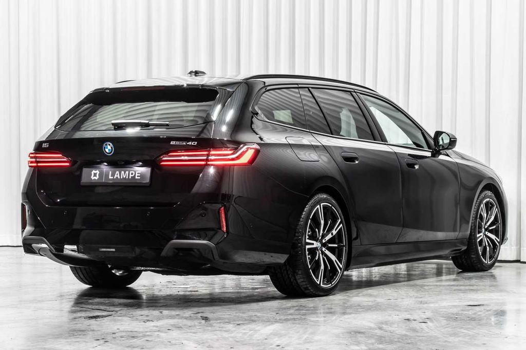 BMW i5 2025