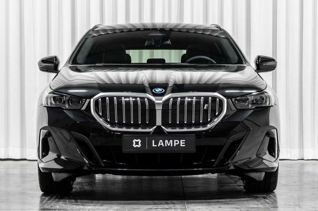 BMW i5 2025