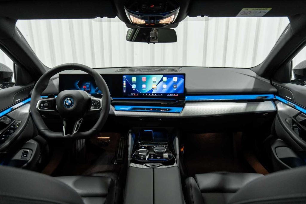 BMW i5 2025