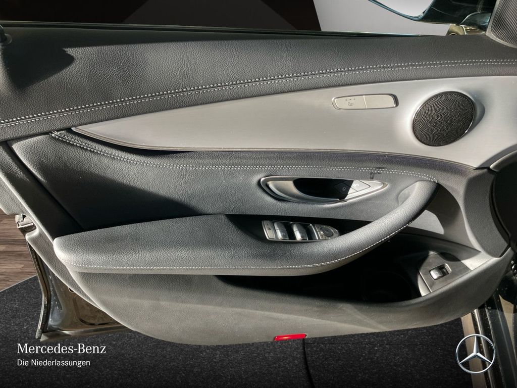 Mercedes-Benz E 300 2022